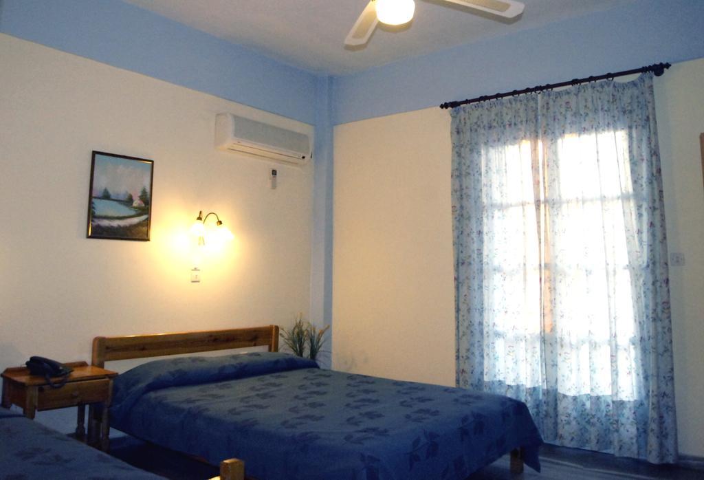 Apartmán Idroussa Batsíon Pokoj fotografie