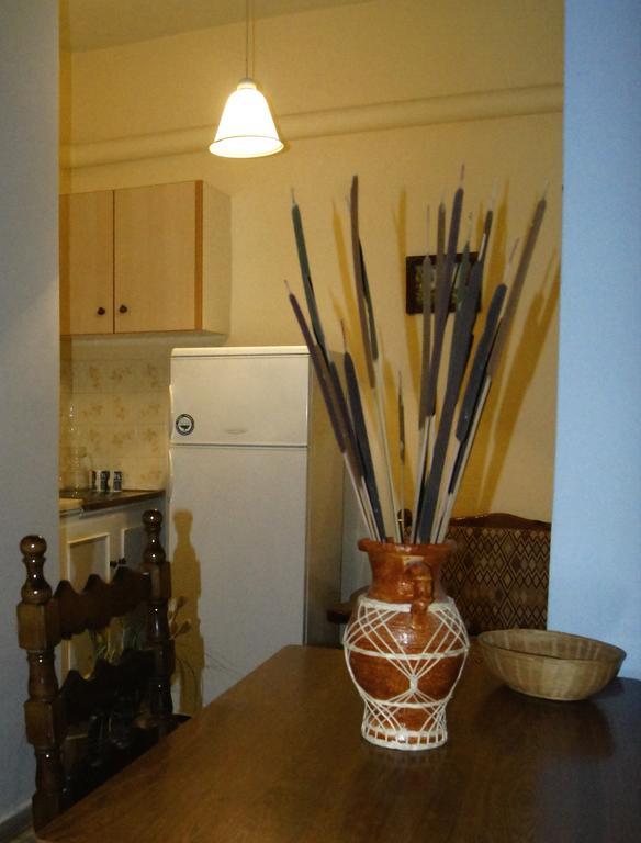 Apartmán Idroussa Batsíon Pokoj fotografie