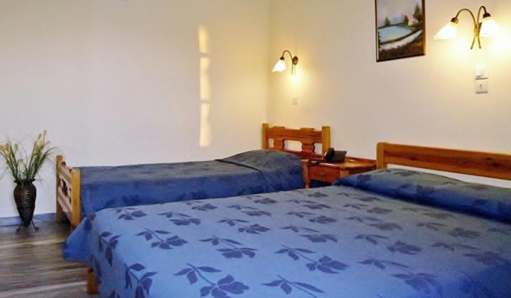 Apartmán Idroussa Batsíon Pokoj fotografie