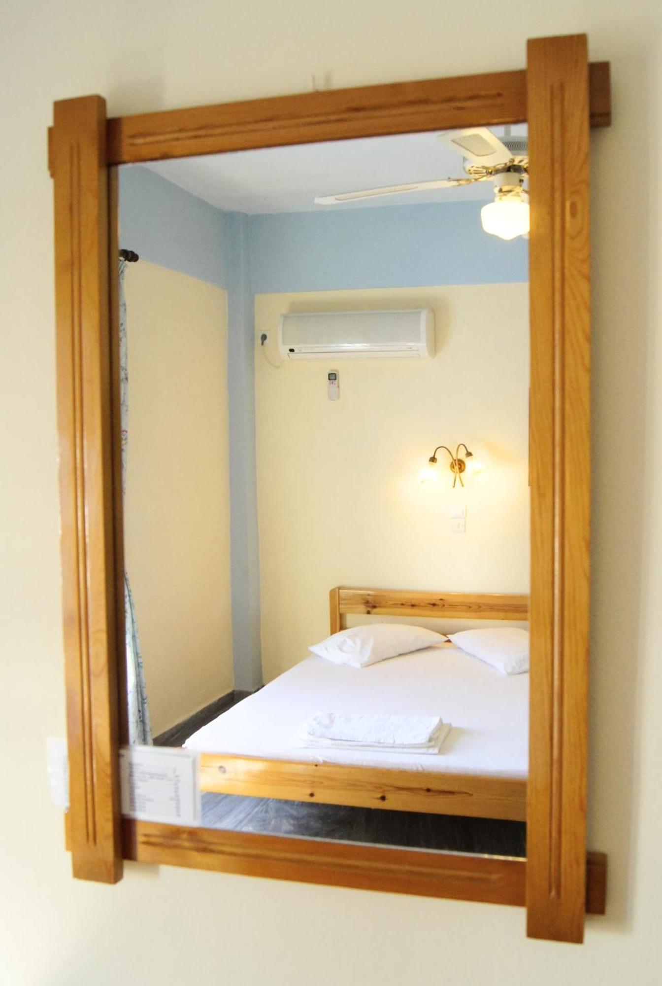Apartmán Idroussa Batsíon Pokoj fotografie